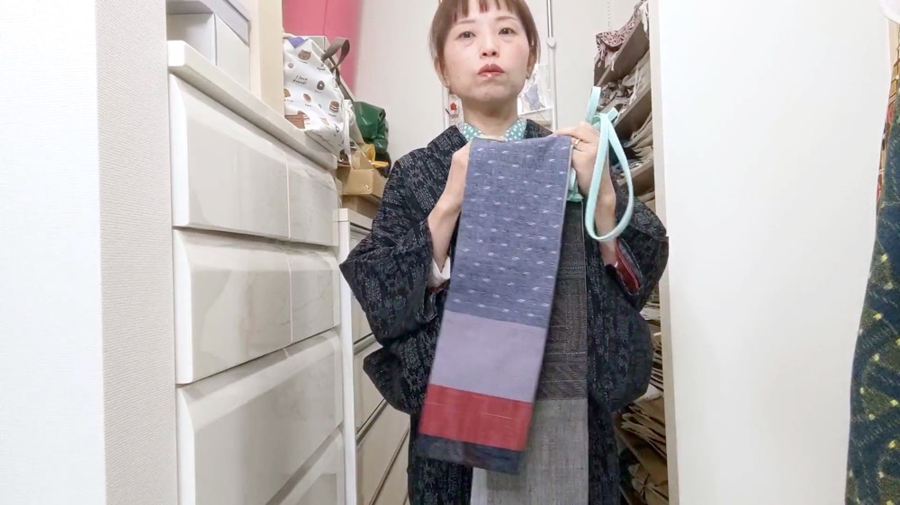 あれ？この着物なんで着なくなったんだろう？寒すぎて昔着てたウールの着物を出したよ👘