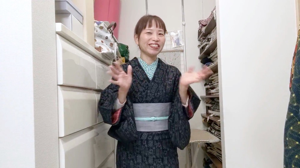 あれ？この着物なんで着なくなったんだろう？寒すぎて昔着てたウールの着物を出したよ👘