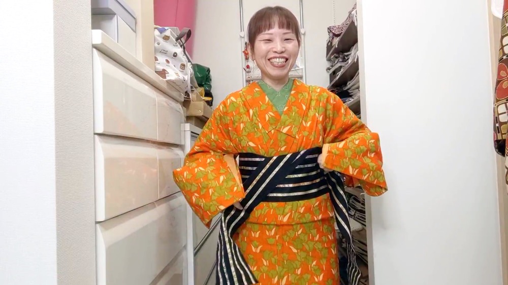 いくらなんでも派手すぎるwww10年眠らせてた緑のチューリップ🌷柄のウールの着物を着たよ！