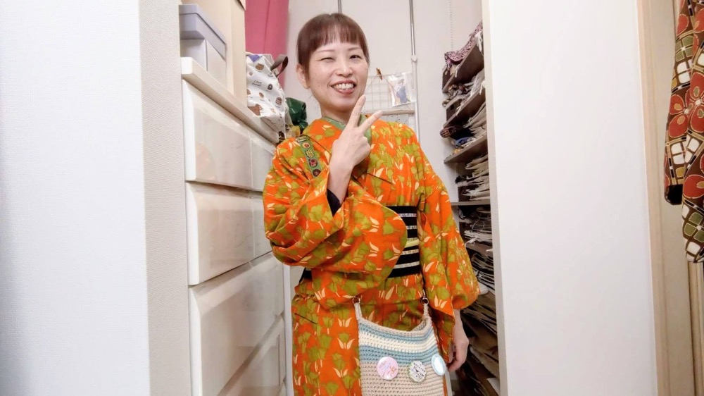 いくらなんでも派手すぎるwww10年眠らせてた緑のチューリップ🌷柄のウールの着物を着たよ！